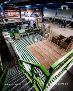 Tapijtmachine in actie tijdens vloerproject van Cotap