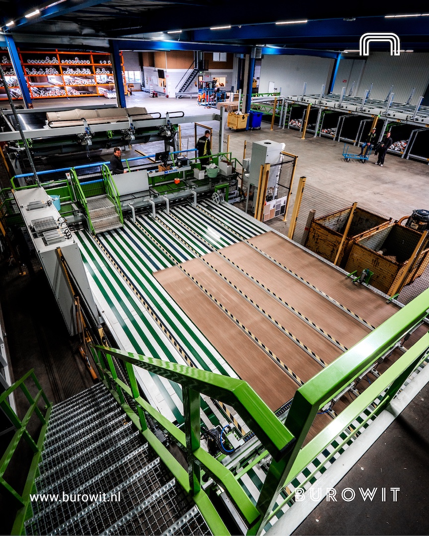 Tapijtmachine in actie tijdens vloerproject van Cotap
